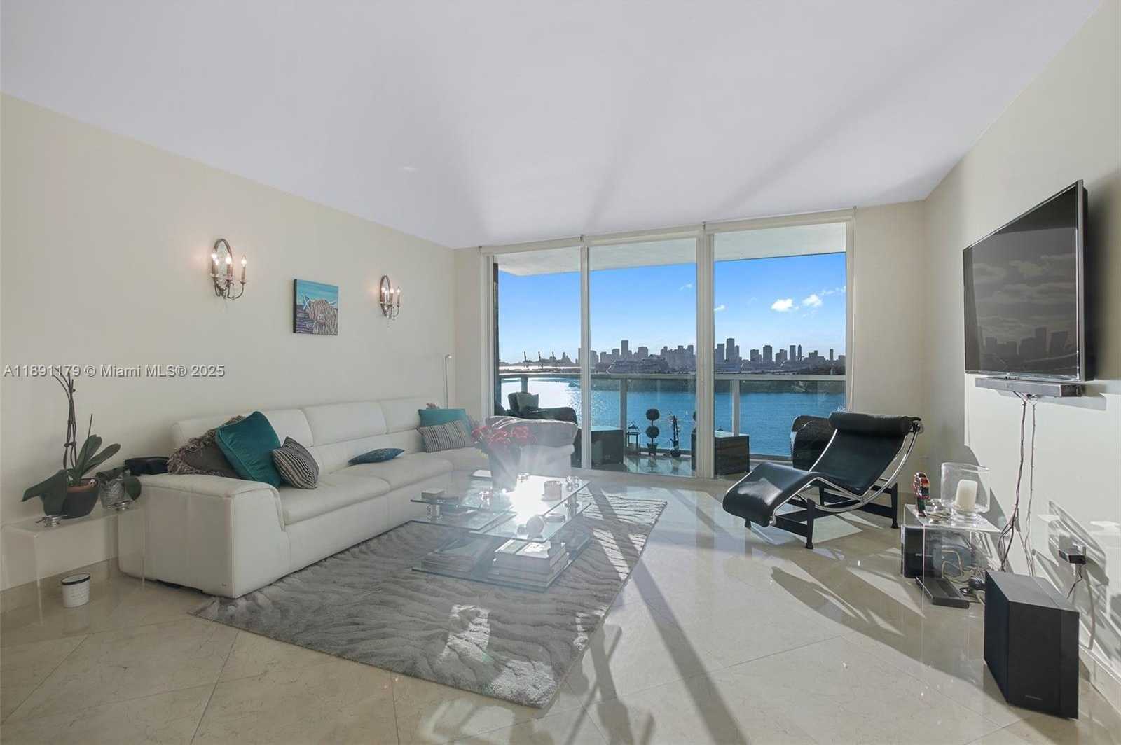 Small Image of 650 WEST AVE #1407, Miami Beach Number 2
