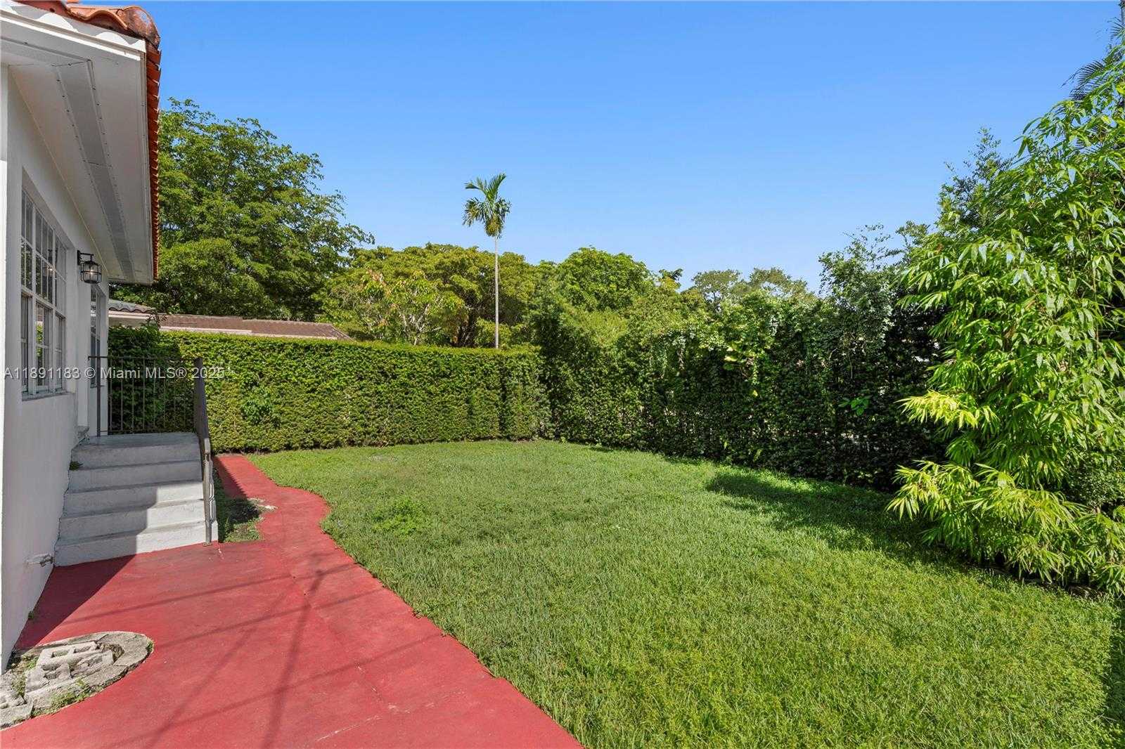 Small Image of 1307 VALENCIA AVE, Coral Gables Number 15