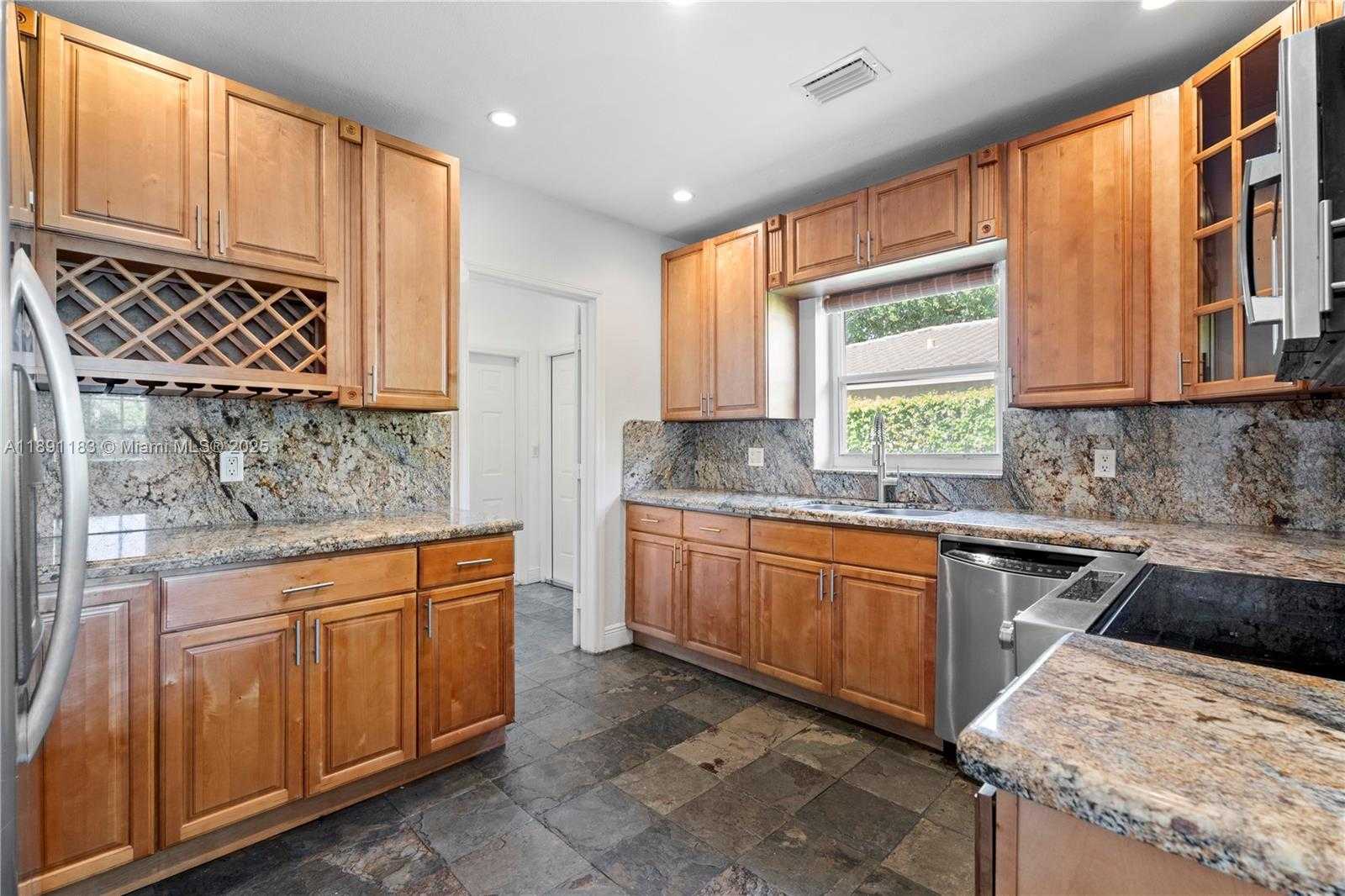 Small Image of 1307 VALENCIA AVE, Coral Gables Number 6