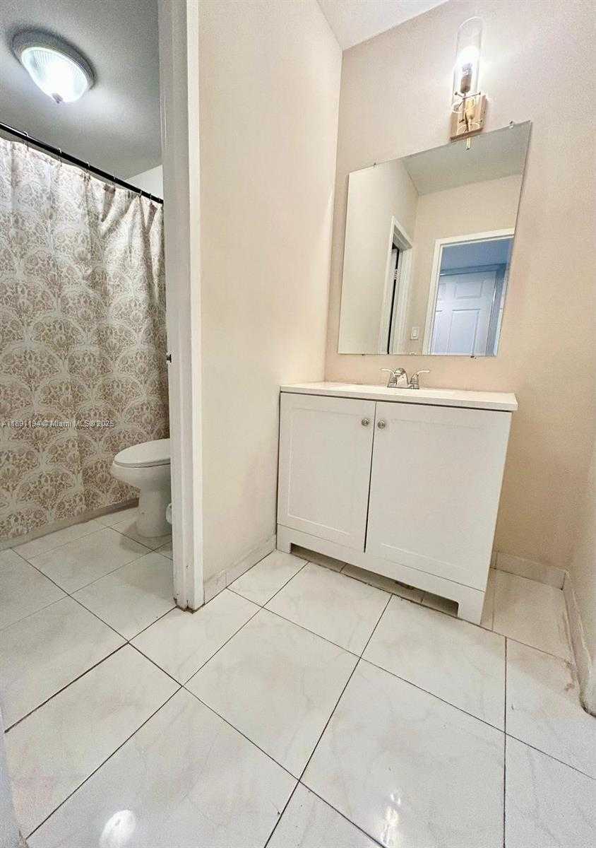 Small Image of 100 LINCOLN RD #1616, Miami Beach Number 6