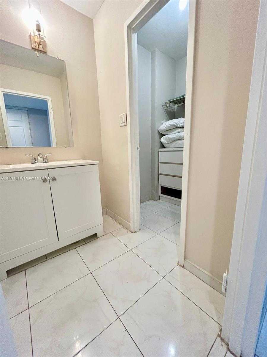 Small Image of 100 LINCOLN RD #1616, Miami Beach Number 7