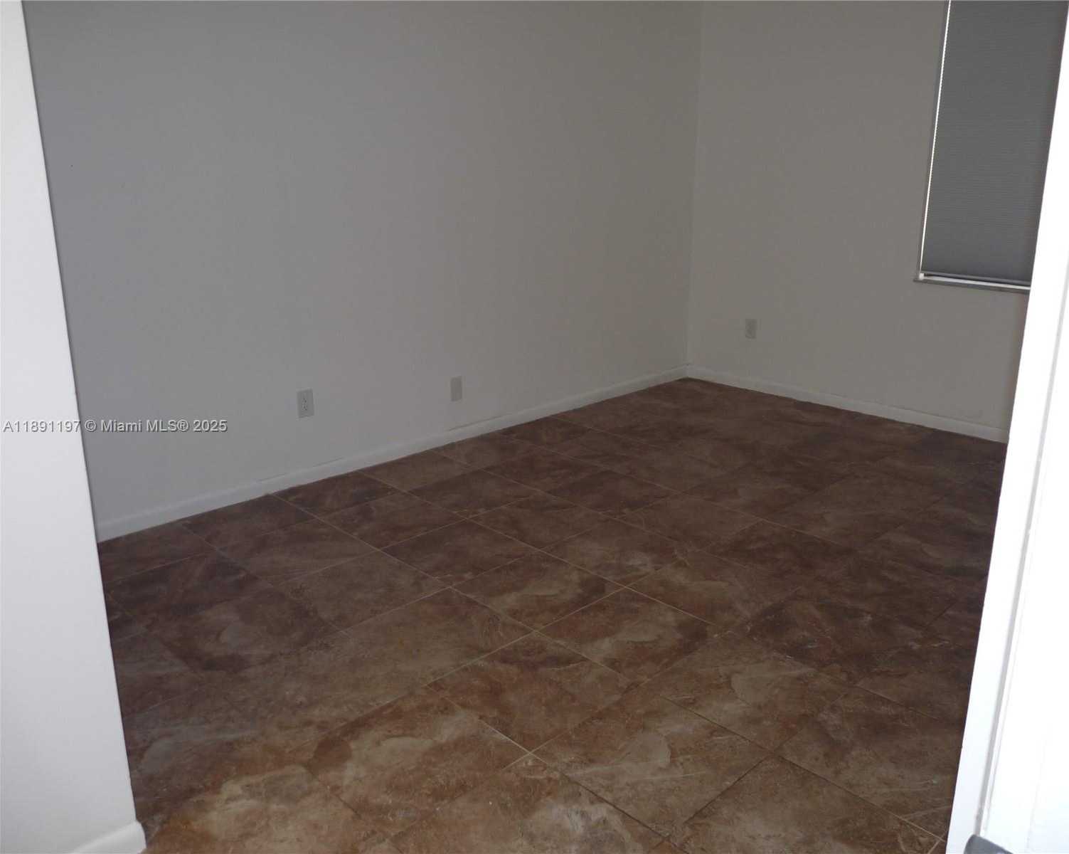 Small Image of 14601 NORTH KENDALL DR #402K, Miami Number 10
