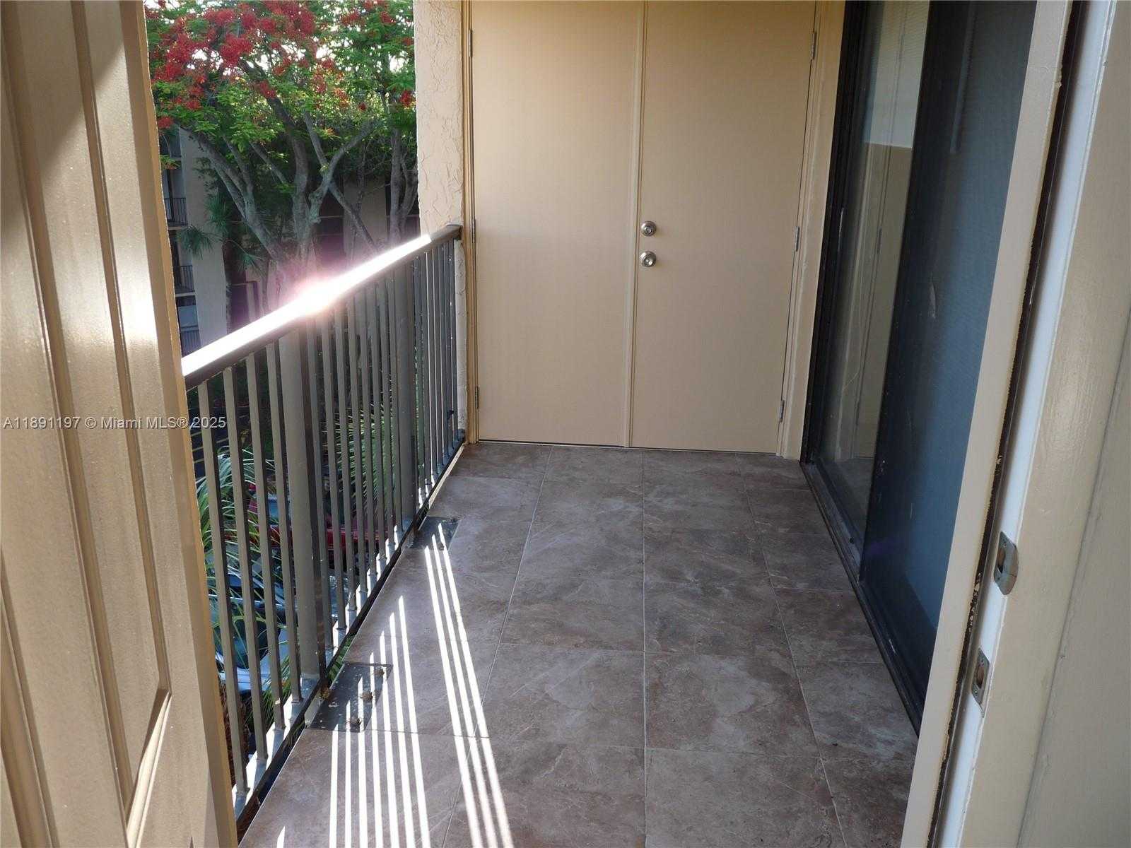 Small Image of 14601 NORTH KENDALL DR #402K, Miami Number 11