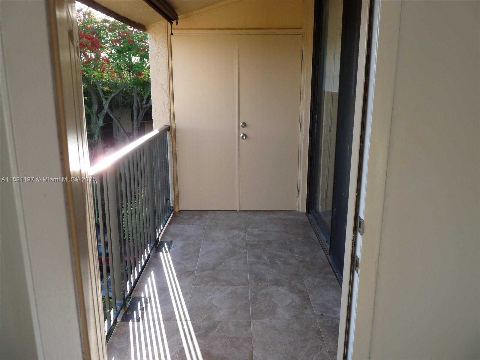 Small Image of 14601 NORTH KENDALL DR #402K, Miami Number 13