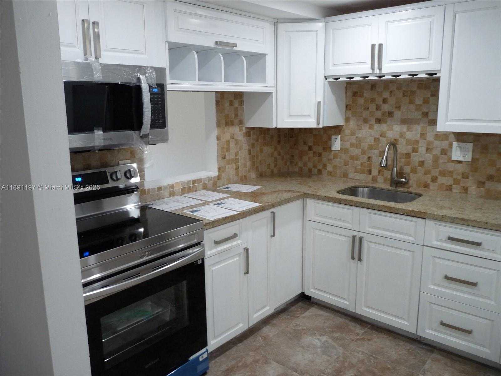 Small Image of 14601 NORTH KENDALL DR #402K, Miami Number 2
