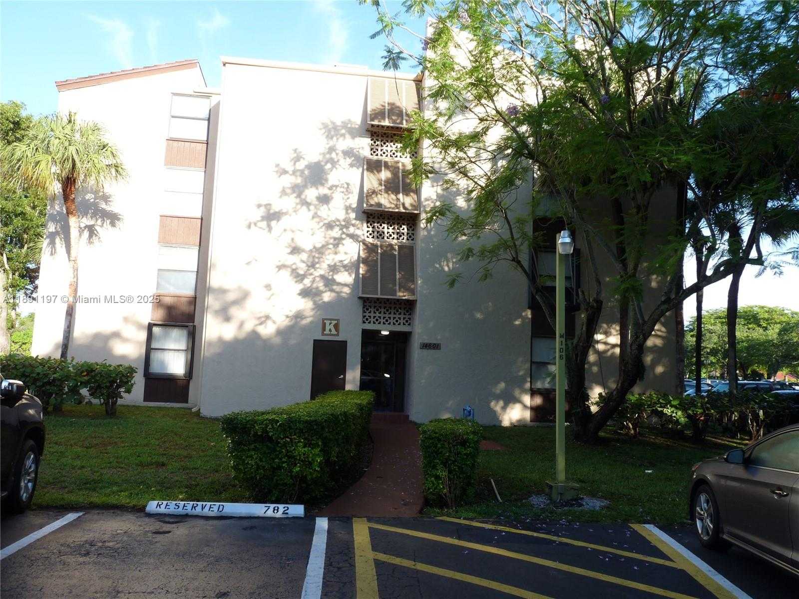 Small Image of 14601 NORTH KENDALL DR #402K, Miami Number 23