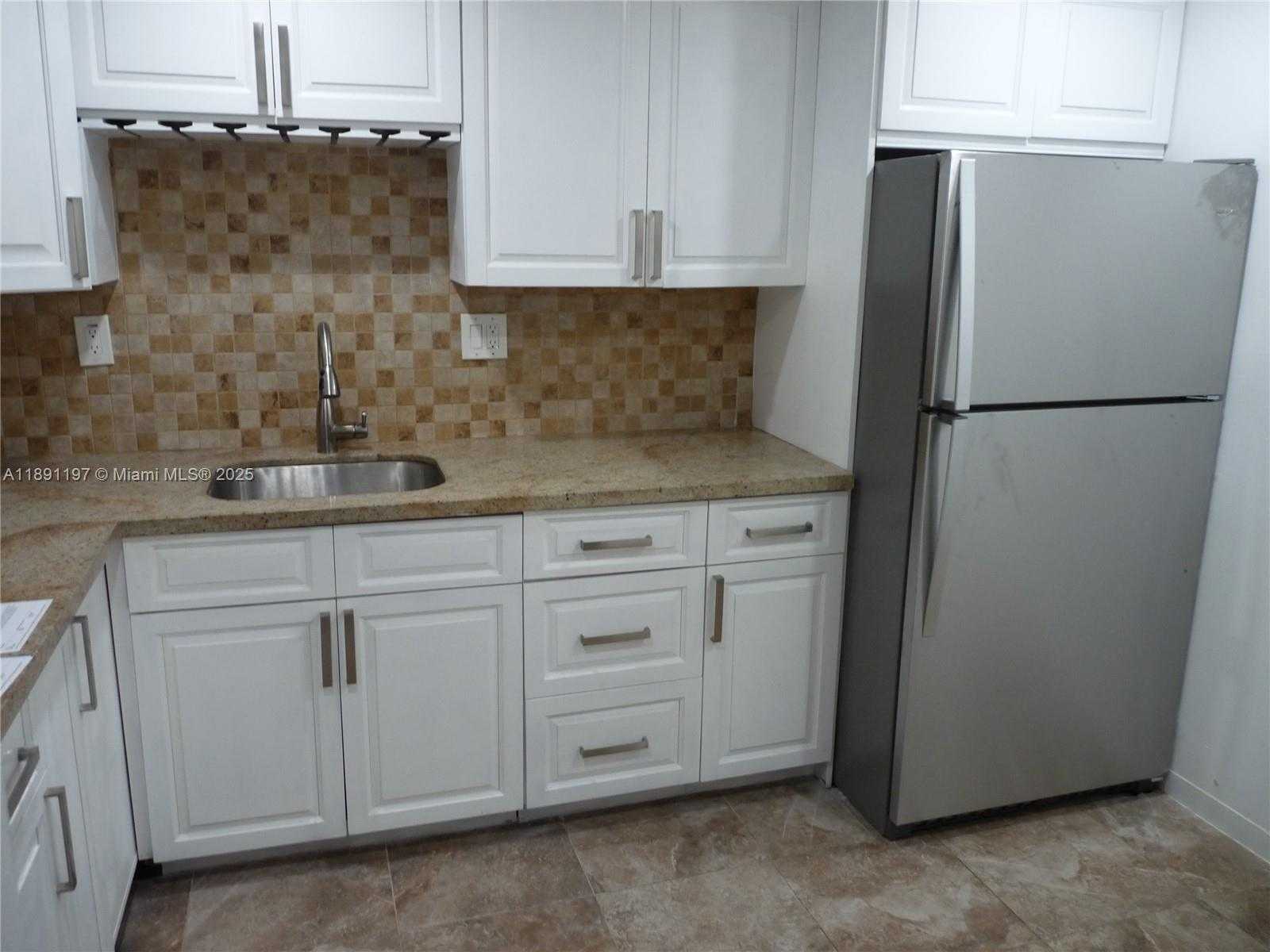 Small Image of 14601 NORTH KENDALL DR #402K, Miami Number 3