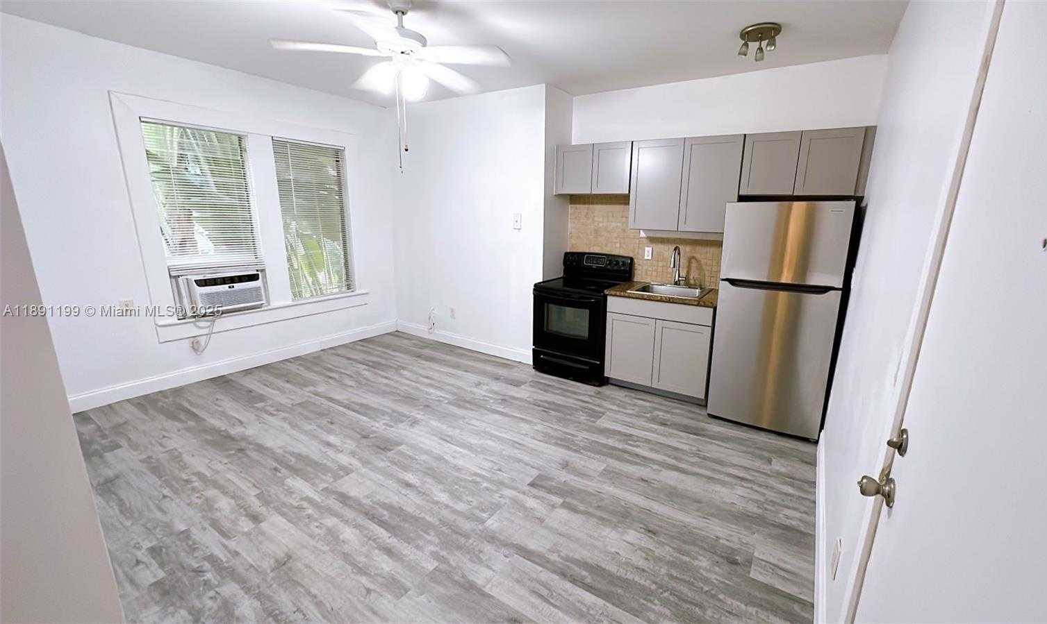 Small Image of 842 MERIDIAN AVE #2C, Miami Beach Number 2
