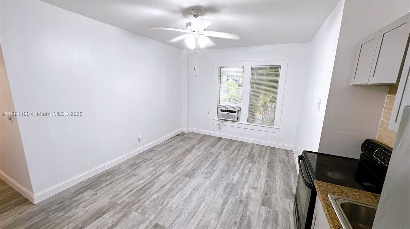 Small Image of 842 MERIDIAN AVE #2C, Miami Beach Number 3