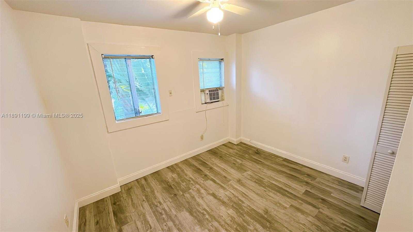 Small Image of 842 MERIDIAN AVE #2C, Miami Beach Number 6