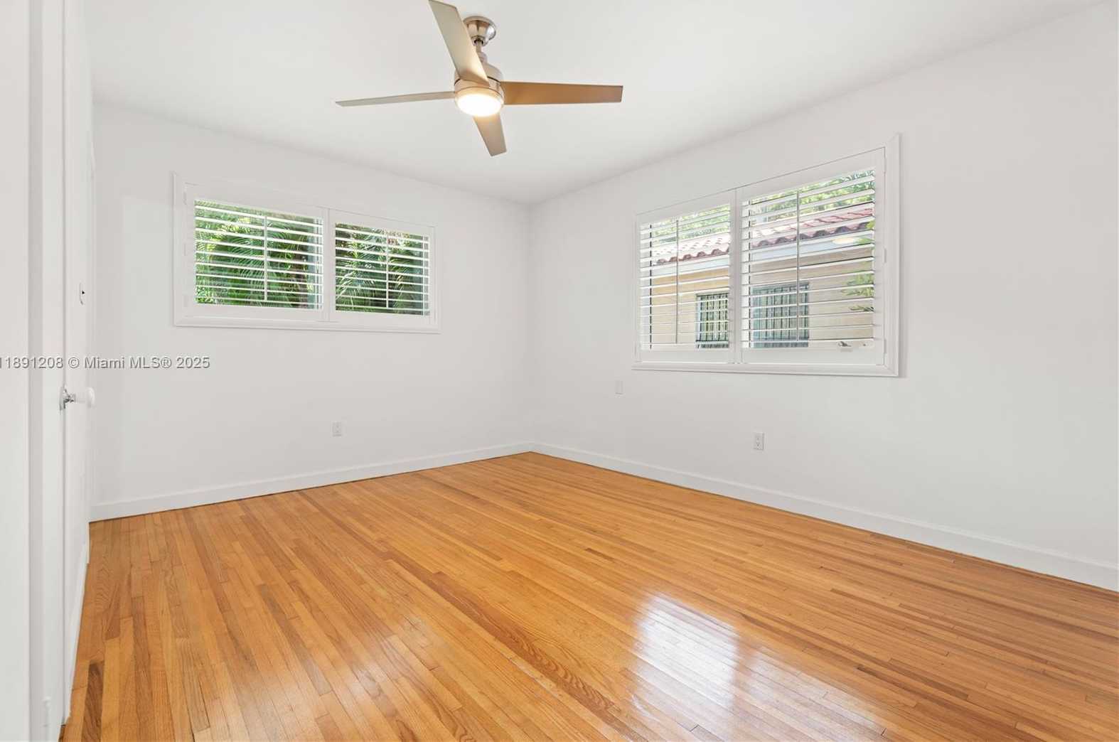 Small Image of 605 ALTARA AVE, Coral Gables Number 11