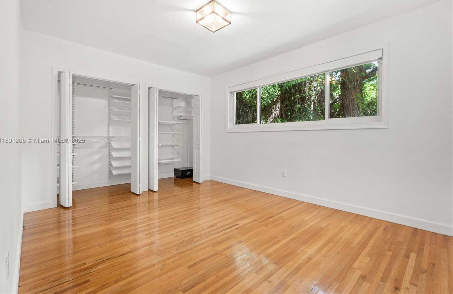 Small Image of 605 ALTARA AVE, Coral Gables Number 13