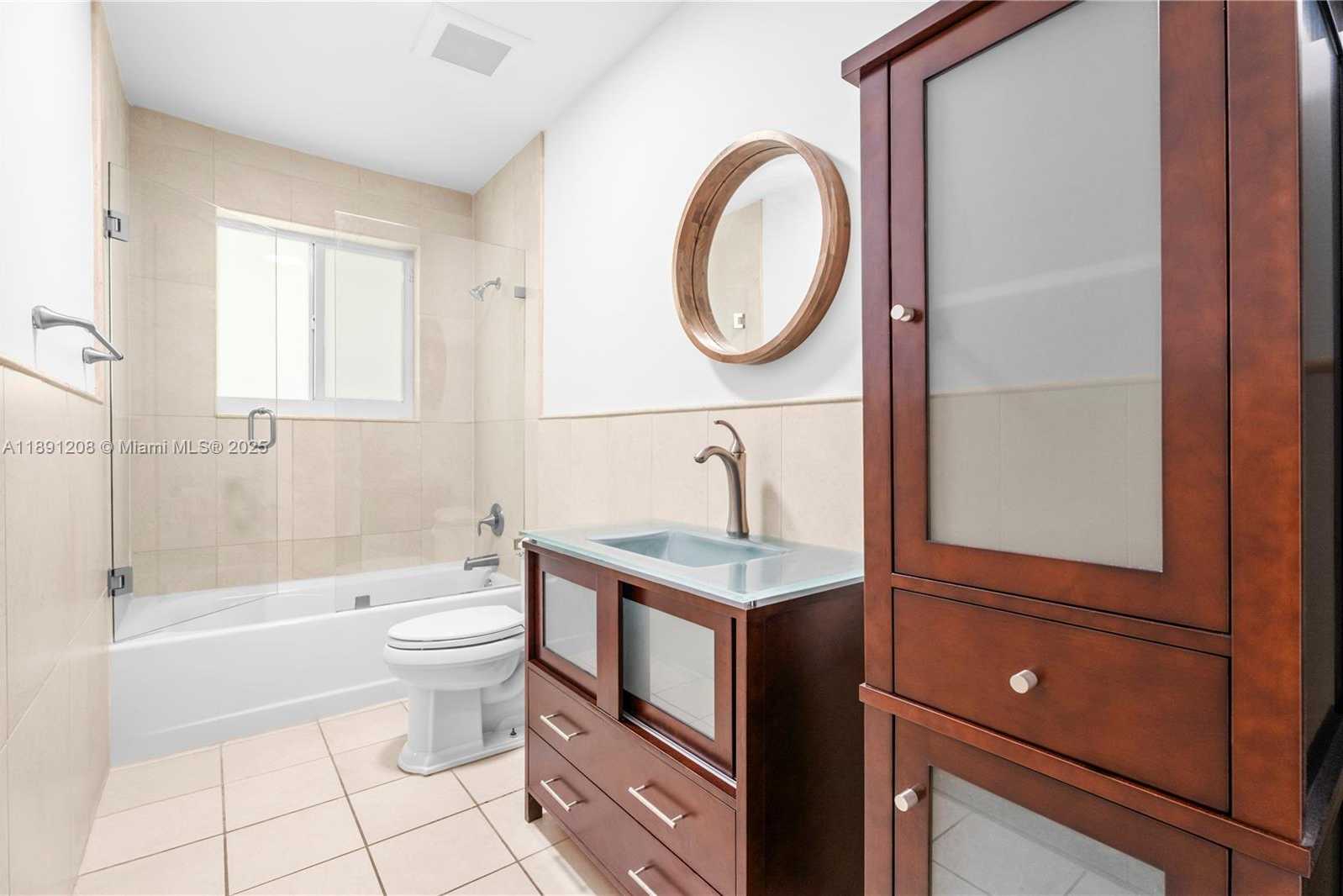 Small Image of 605 ALTARA AVE, Coral Gables Number 14