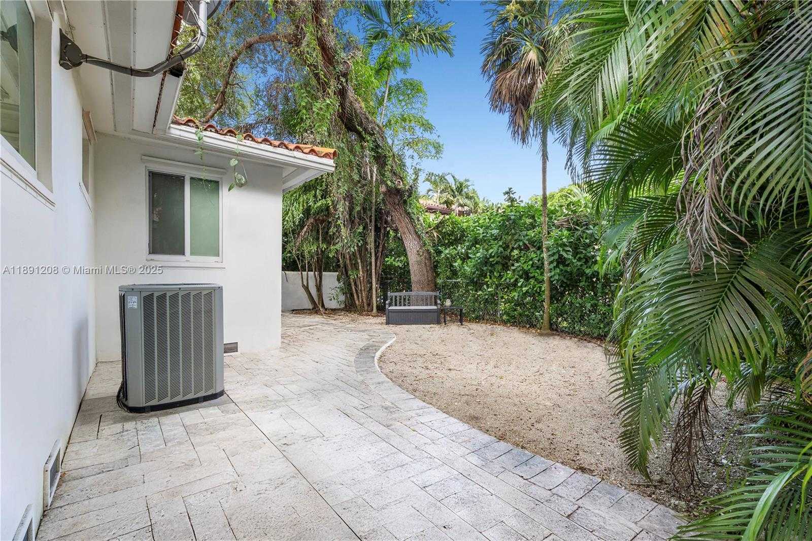 Small Image of 605 ALTARA AVE, Coral Gables Number 16