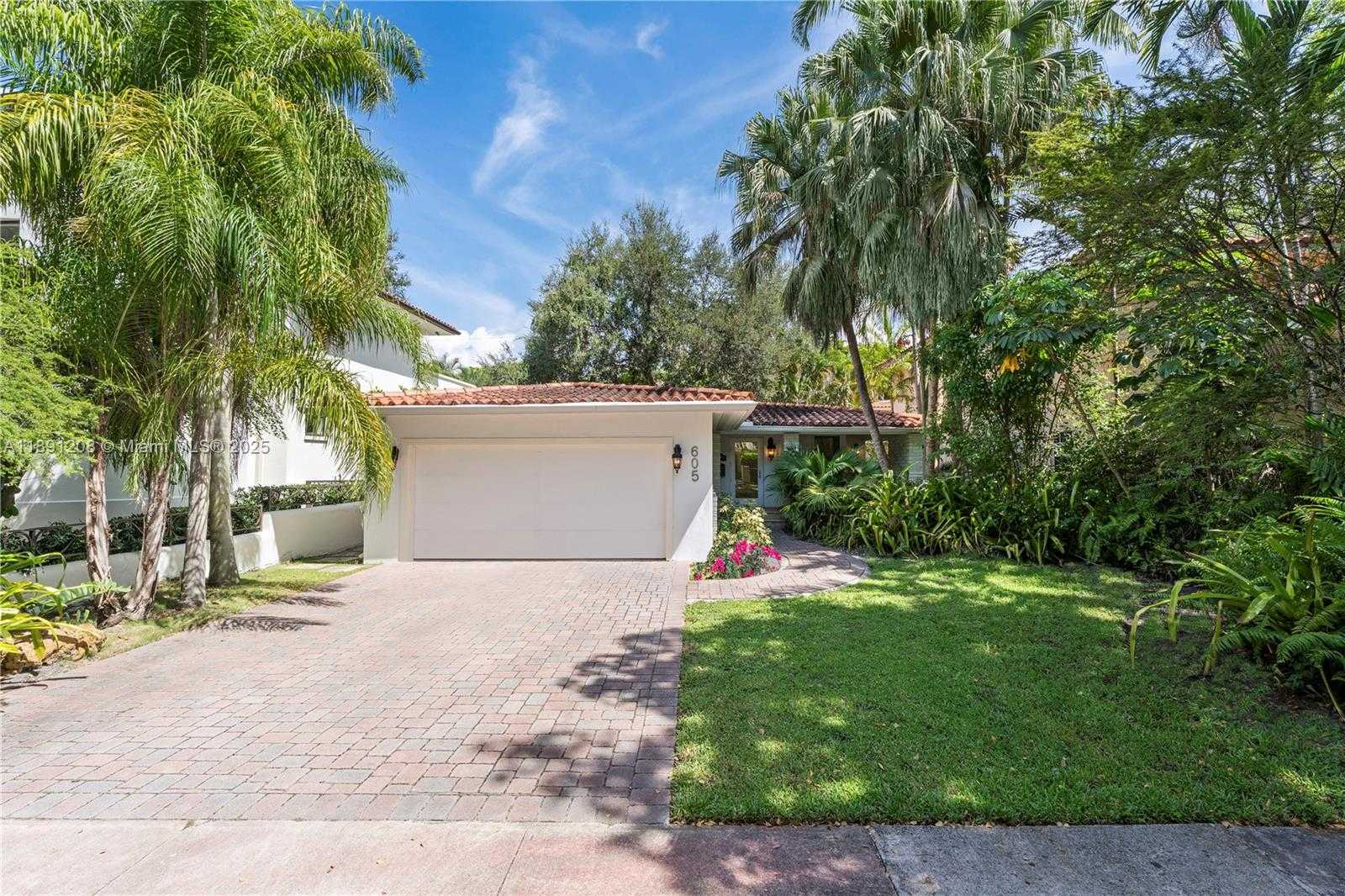 Small Image of 605 ALTARA AVE, Coral Gables Number 2