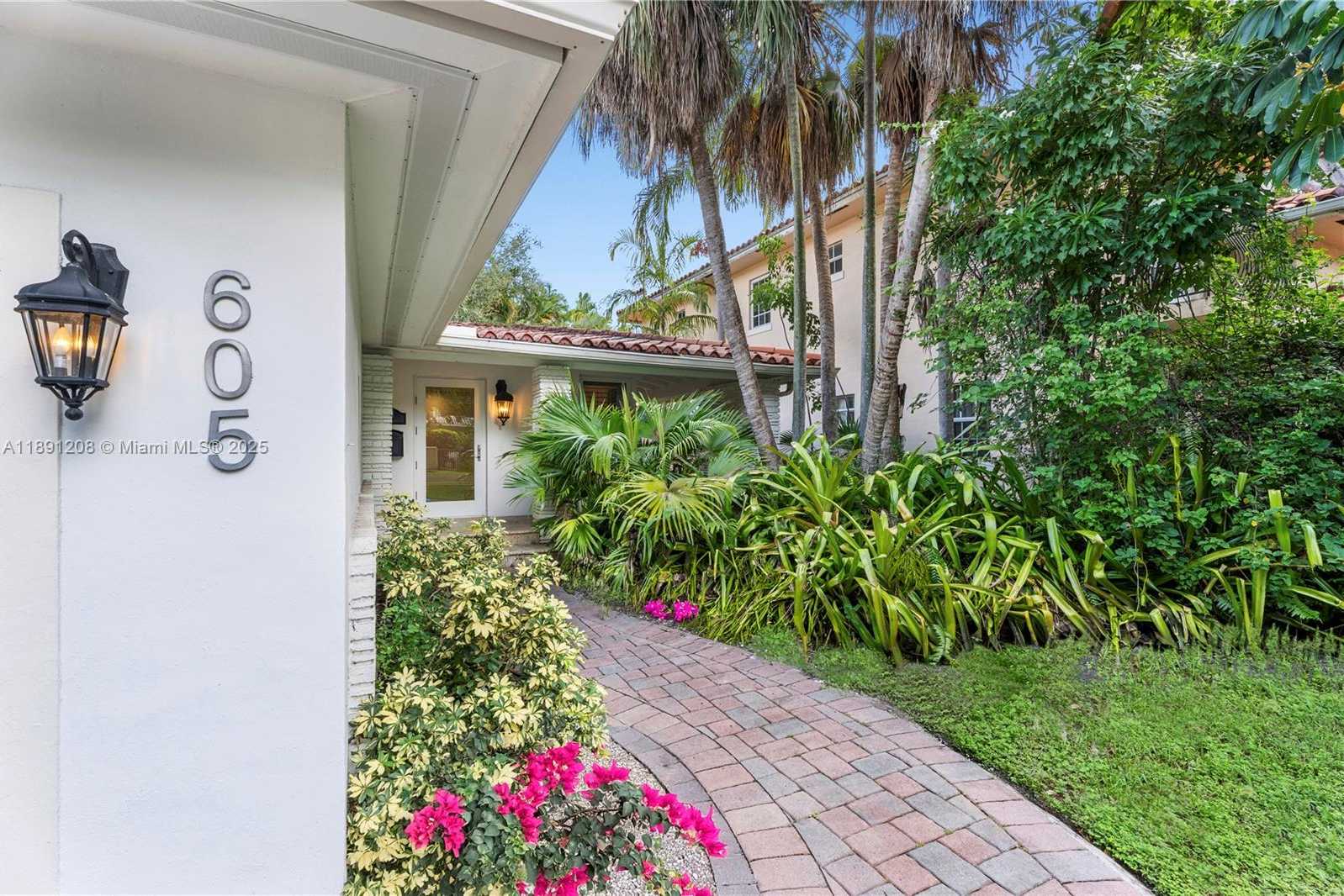 Small Image of 605 ALTARA AVE, Coral Gables Number 3