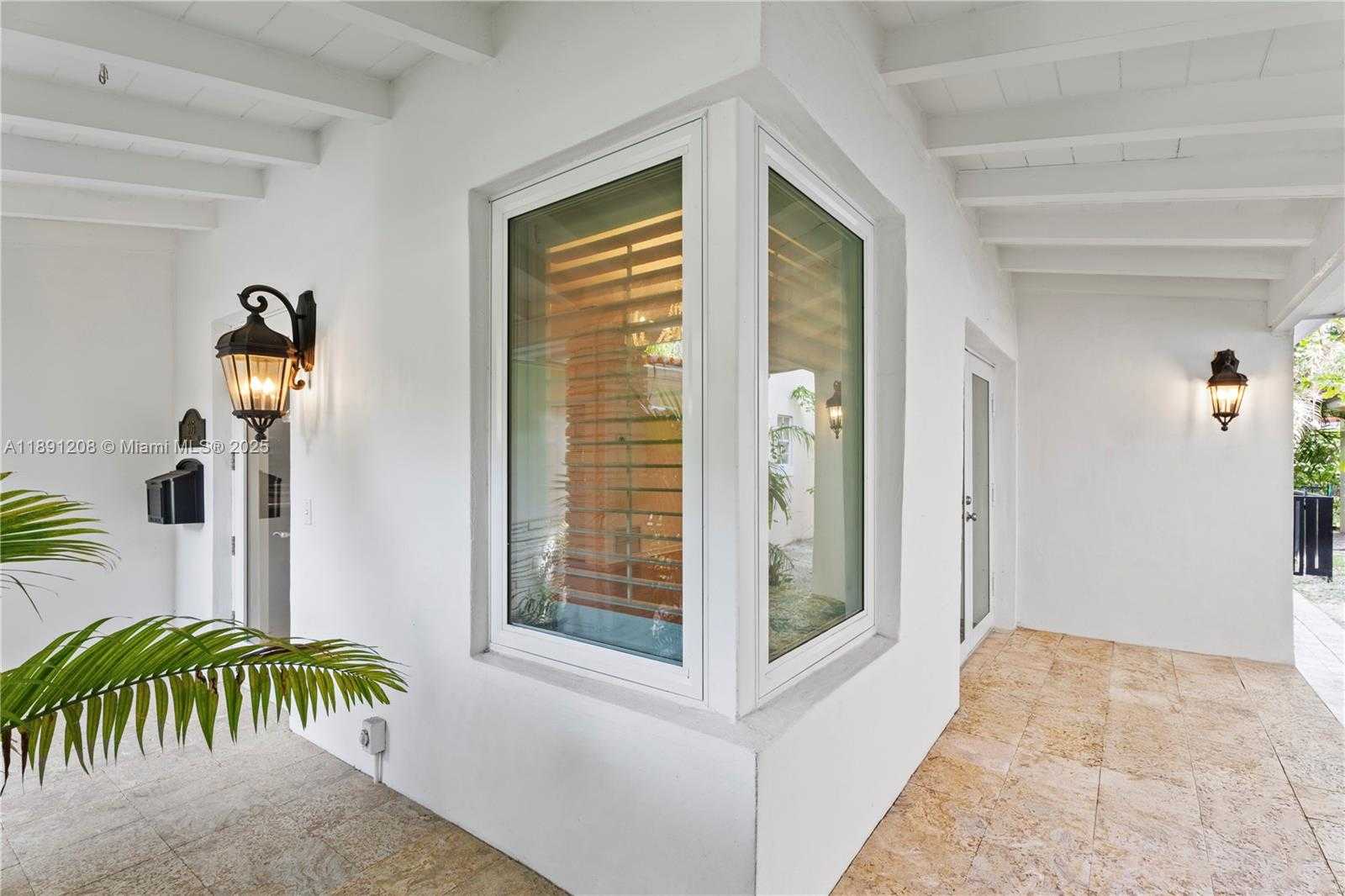 Small Image of 605 ALTARA AVE, Coral Gables Number 4