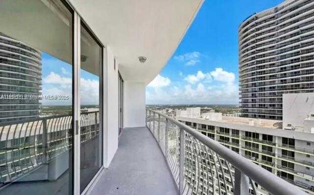 Small Image of 1750 N BAYSHORE DR #4003, Miami Number 10