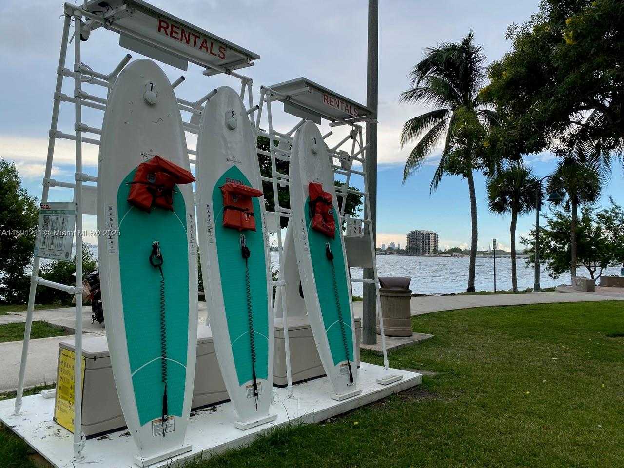 Small Image of 1750 N BAYSHORE DR #4003, Miami Number 12