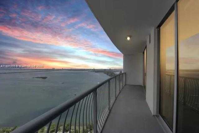 Small Image of 1750 N BAYSHORE DR #4003, Miami Number 14