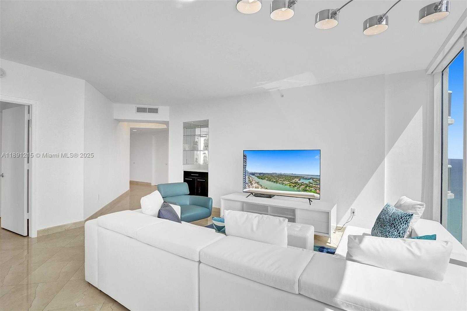 Small Image of 4779 COLLINS AVE #3705, Miami Beach Number 12