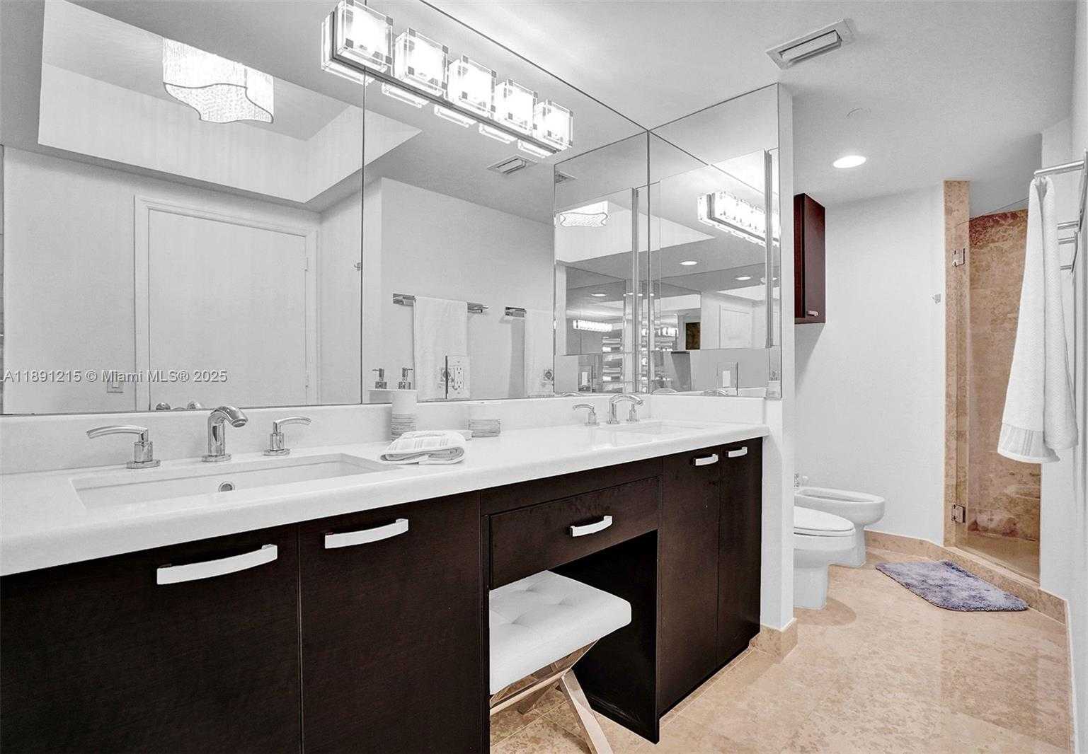 Small Image of 4779 COLLINS AVE #3705, Miami Beach Number 21