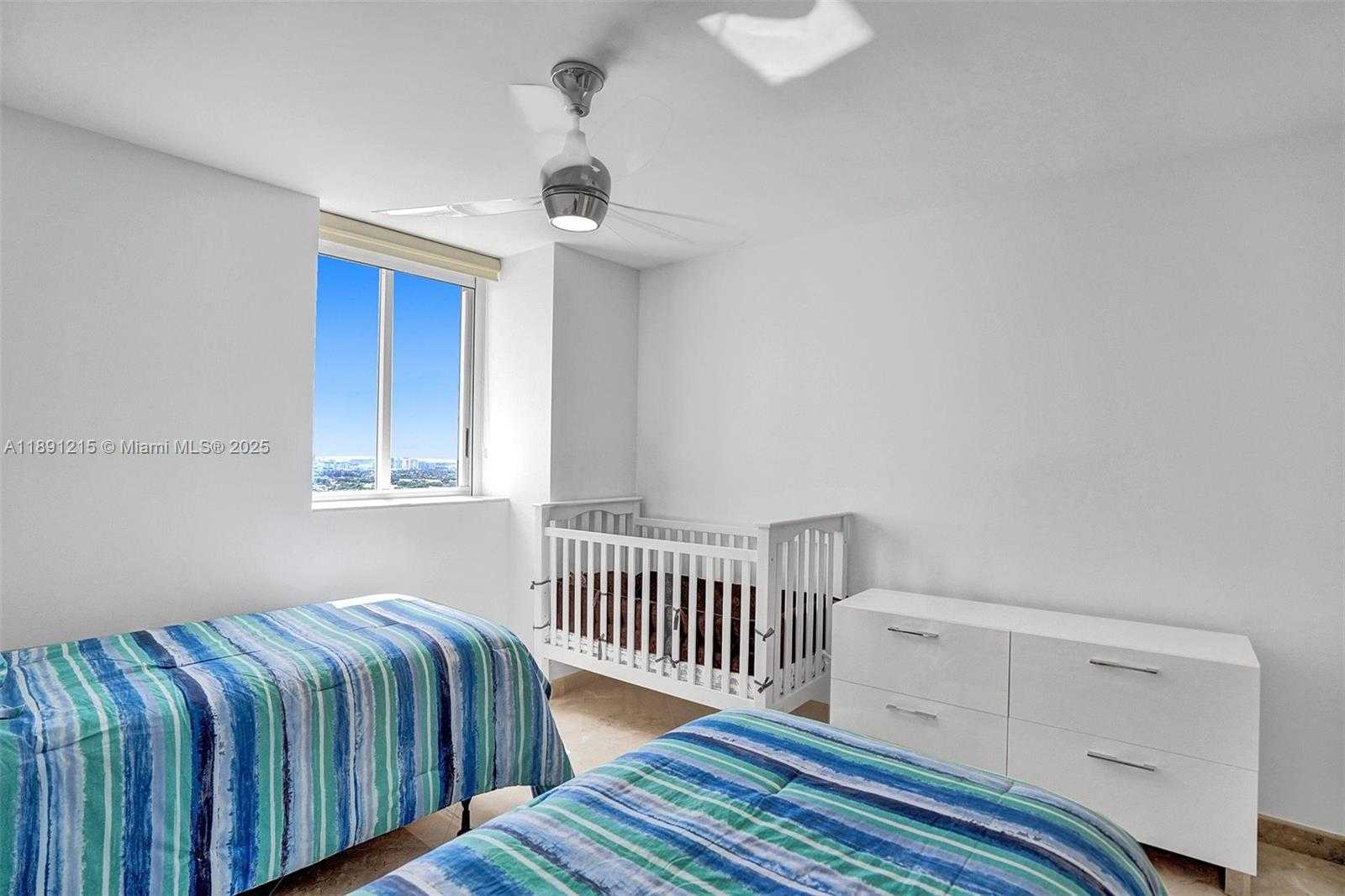 Small Image of 4779 COLLINS AVE #3705, Miami Beach Number 24