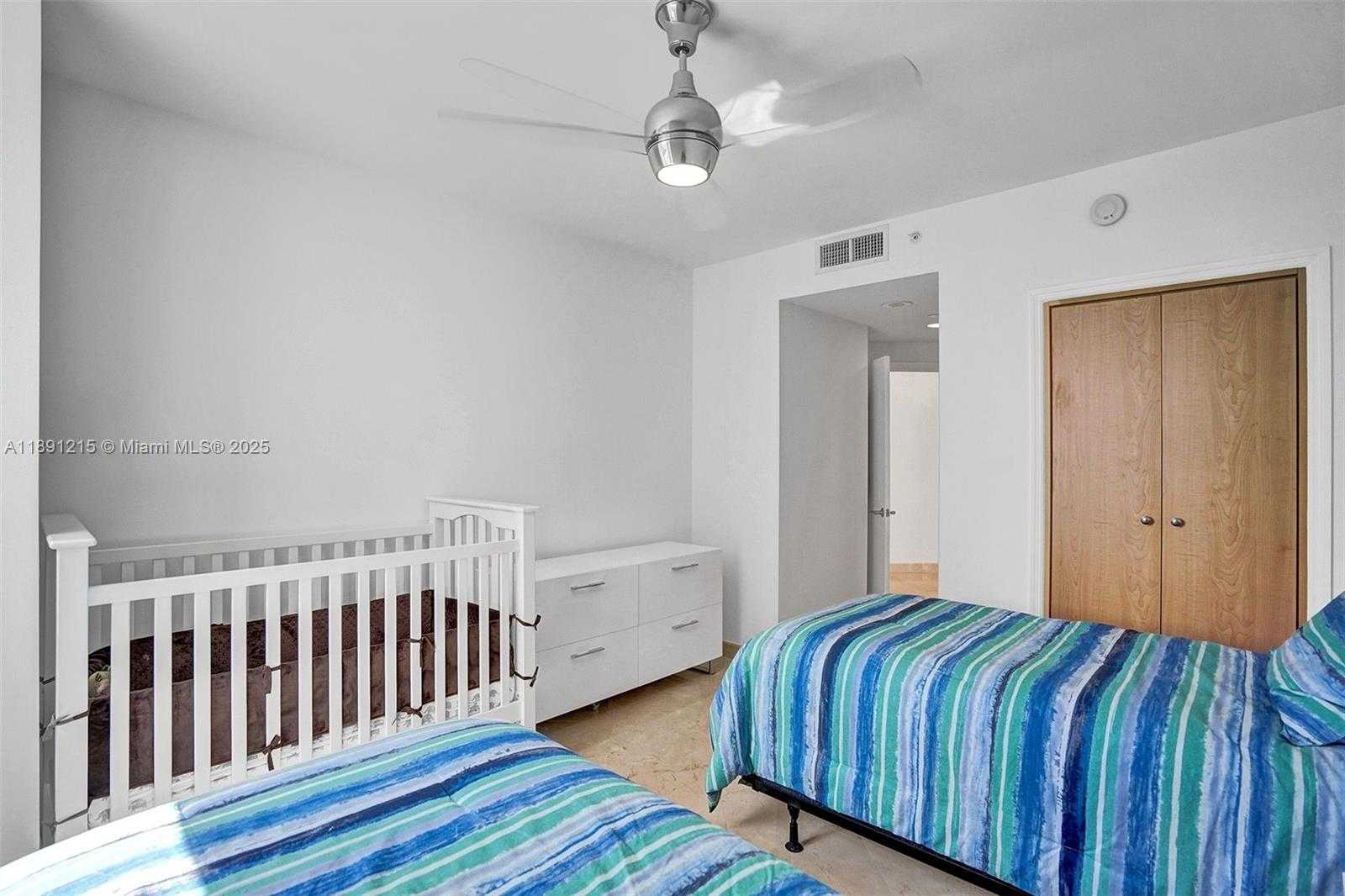 Small Image of 4779 COLLINS AVE #3705, Miami Beach Number 25
