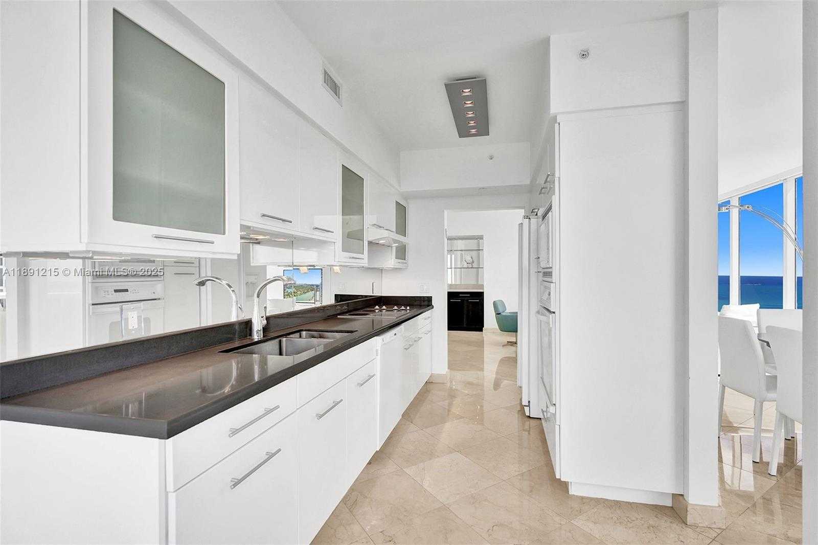 Small Image of 4779 COLLINS AVE #3705, Miami Beach Number 9