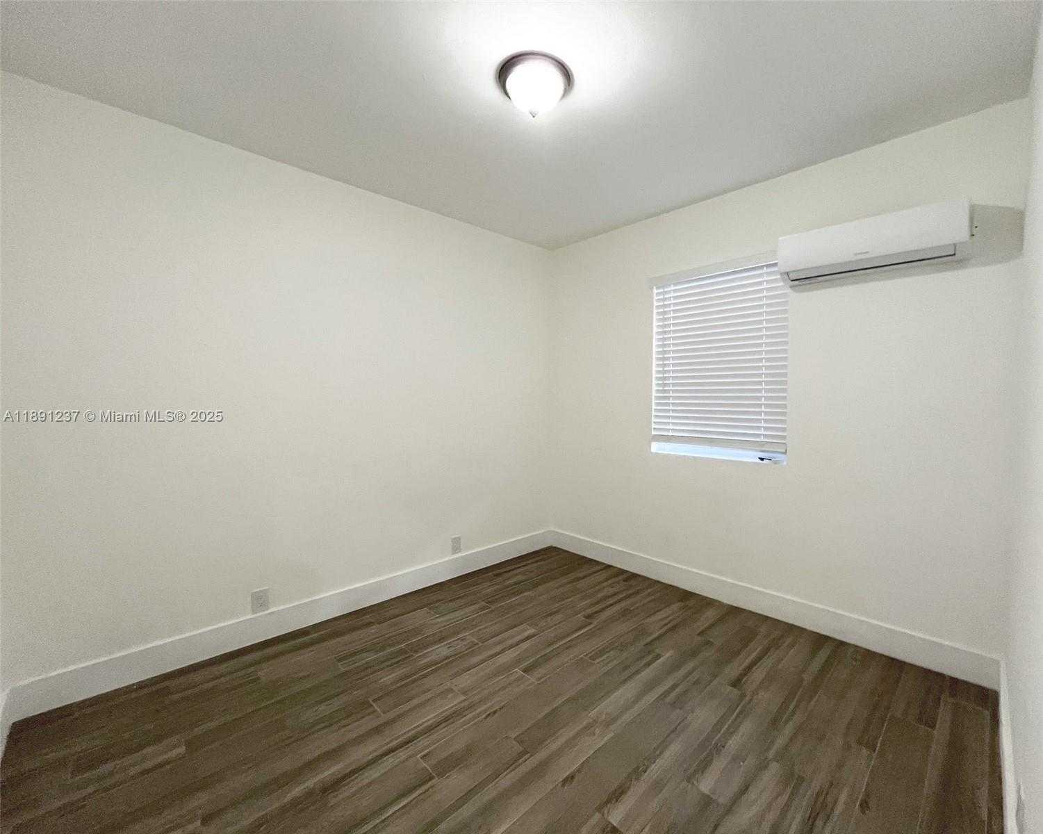 Small Image of 1818 SHERMAN ST #1, Hollywood Number 3