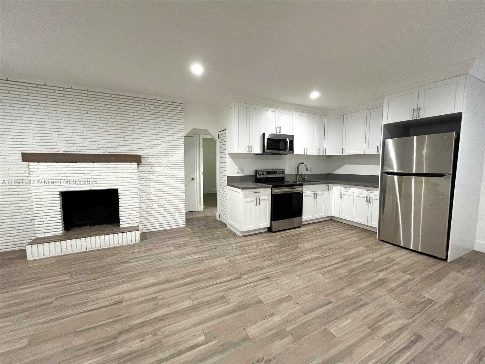 Small Image of 1818 SHERMAN ST #1, Hollywood Number 4