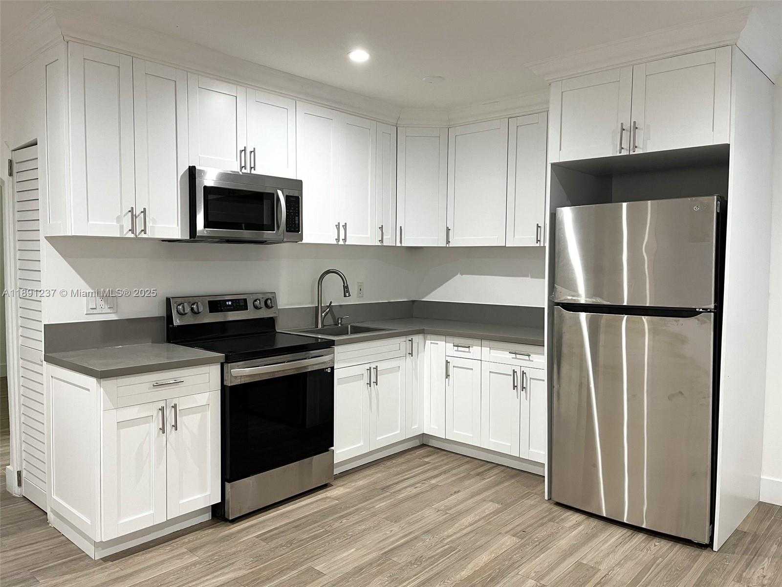 Small Image of 1818 SHERMAN ST #1, Hollywood Number 5