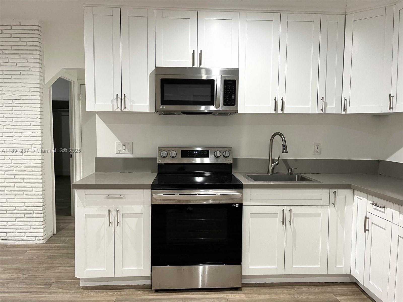 Small Image of 1818 SHERMAN ST #1, Hollywood Number 6