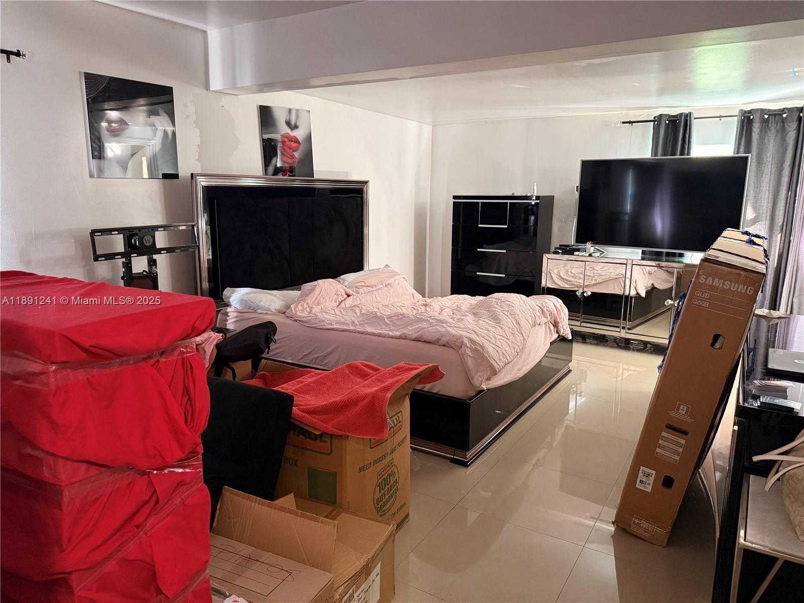 Small Image of 16030 MIAMI DR, North Miami Beach Number 10