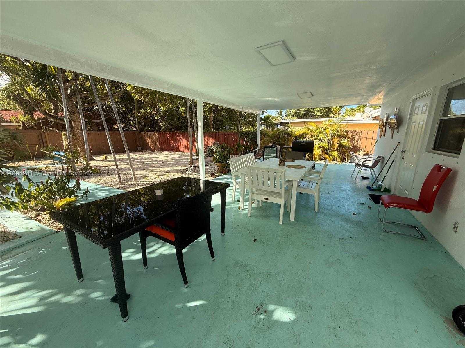 Small Image of 16030 MIAMI DR, North Miami Beach Number 15