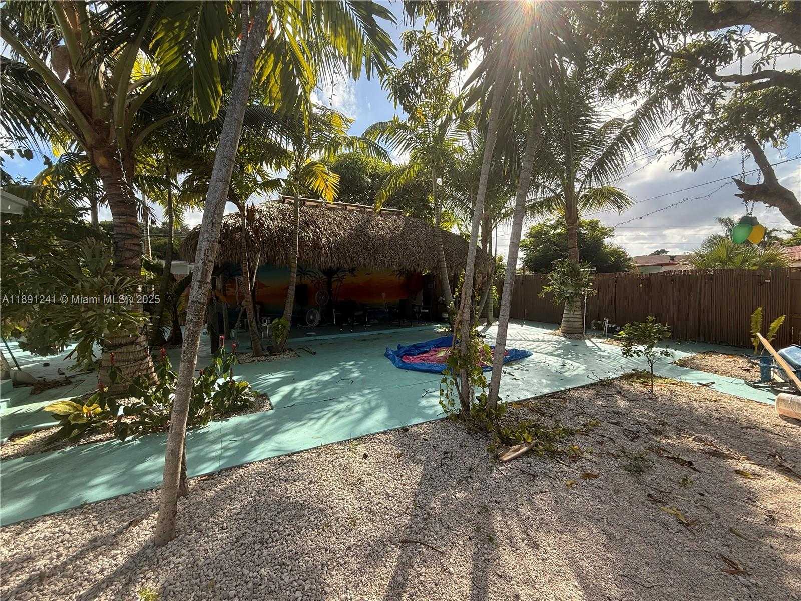 Small Image of 16030 MIAMI DR, North Miami Beach Number 16
