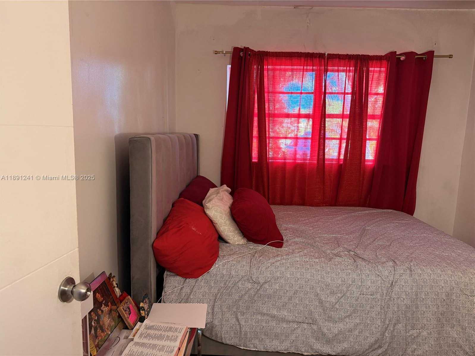 Small Image of 16030 MIAMI DR, North Miami Beach Number 6