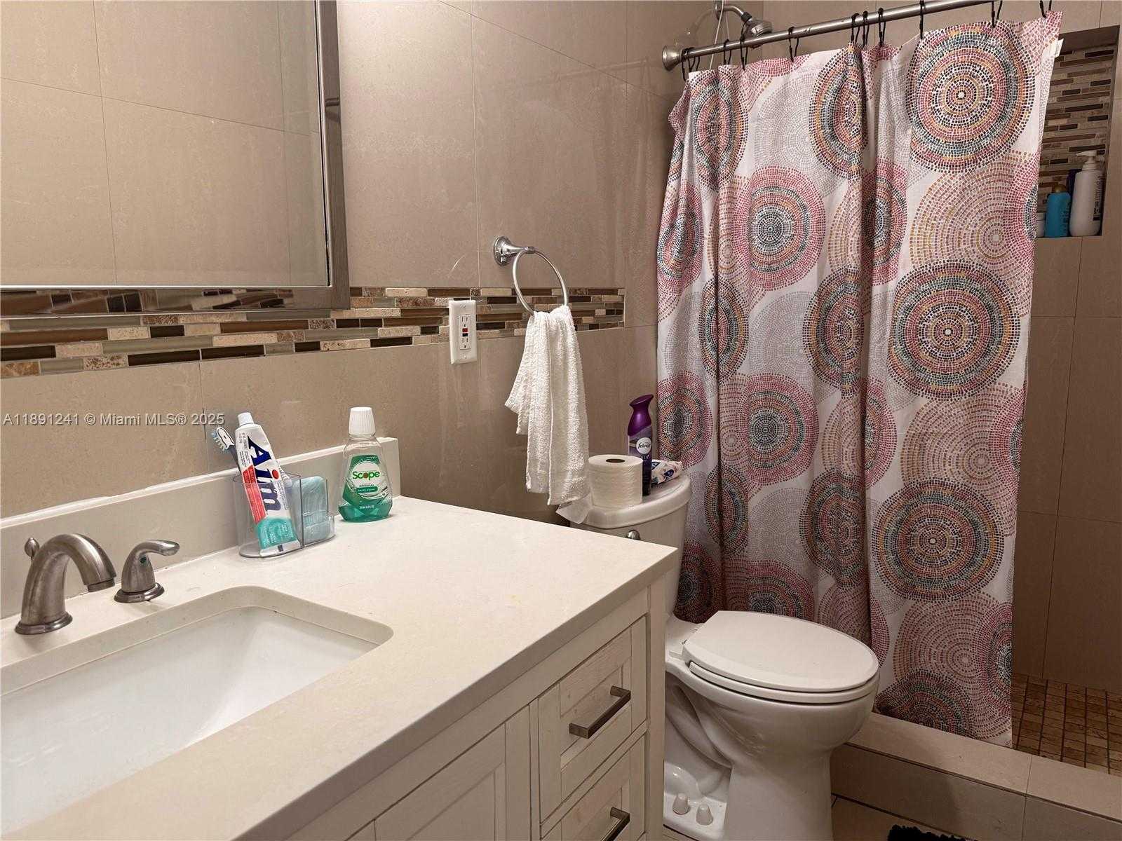 Small Image of 16030 MIAMI DR, North Miami Beach Number 7