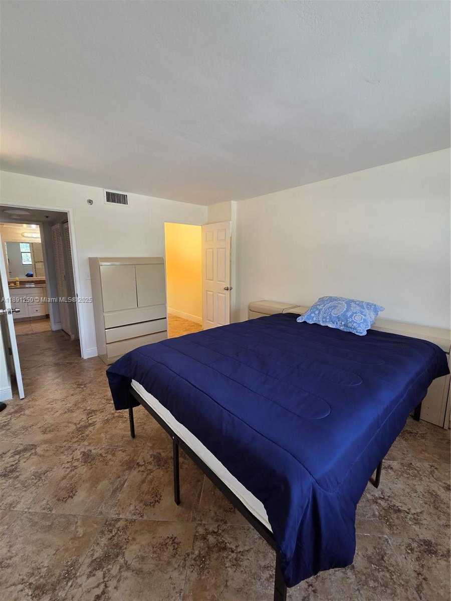 Small Image of 210 174TH ST #L18, Sunny Isles Beach Number 11