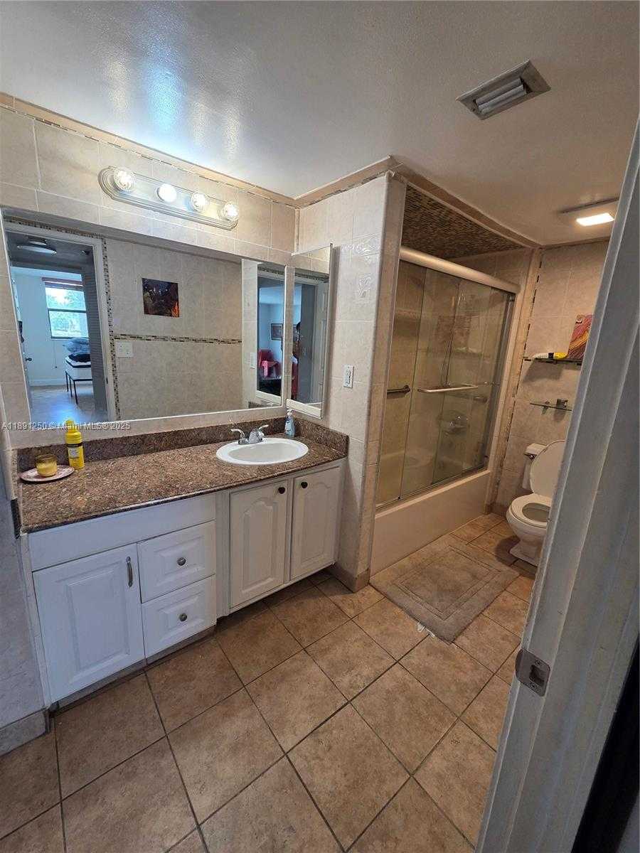 Small Image of 210 174TH ST #L18, Sunny Isles Beach Number 14