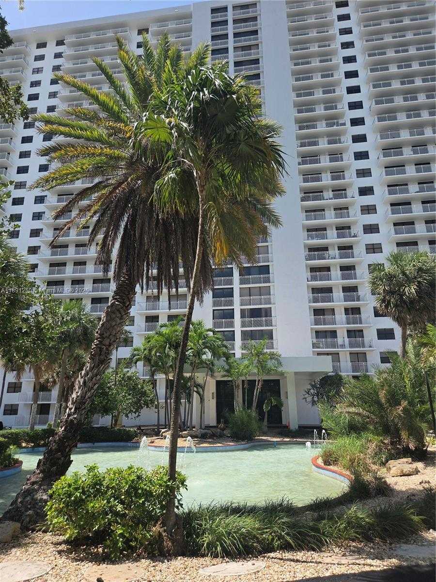 Small Image of 210 174TH ST #L18, Sunny Isles Beach Number 19