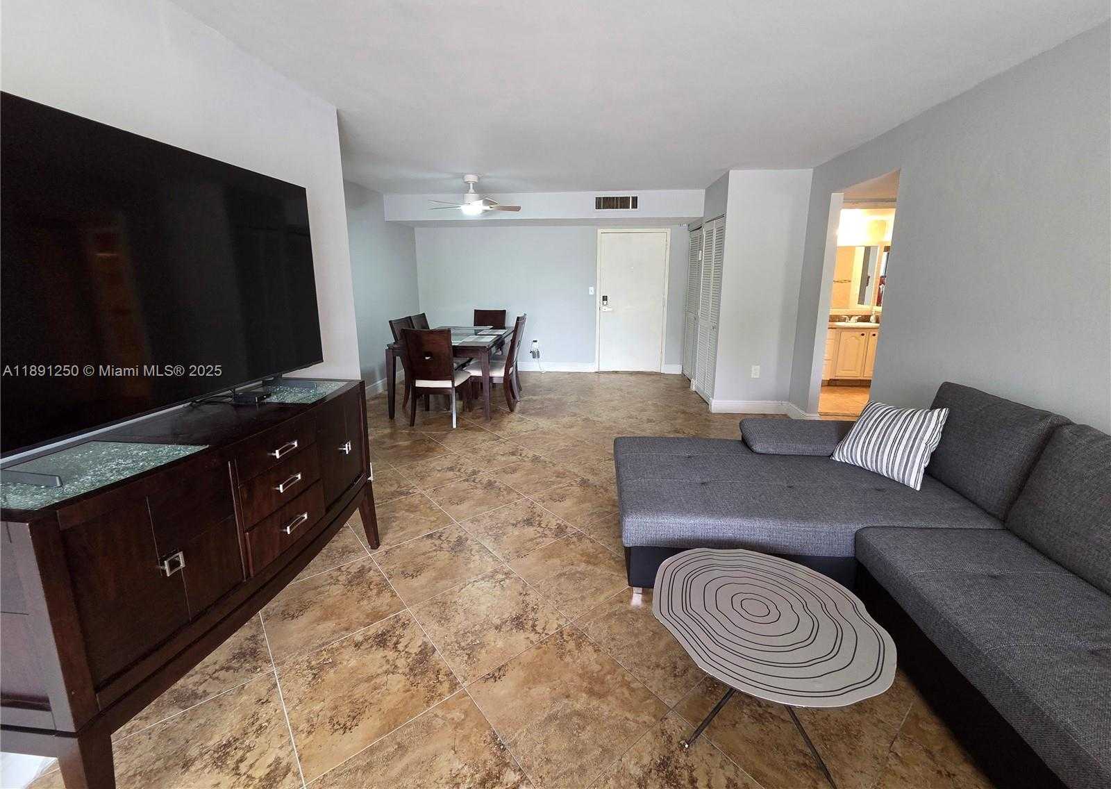 Small Image of 210 174TH ST #L18, Sunny Isles Beach Number 2