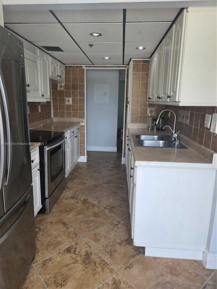 Small Image of 210 174TH ST #L18, Sunny Isles Beach Number 20