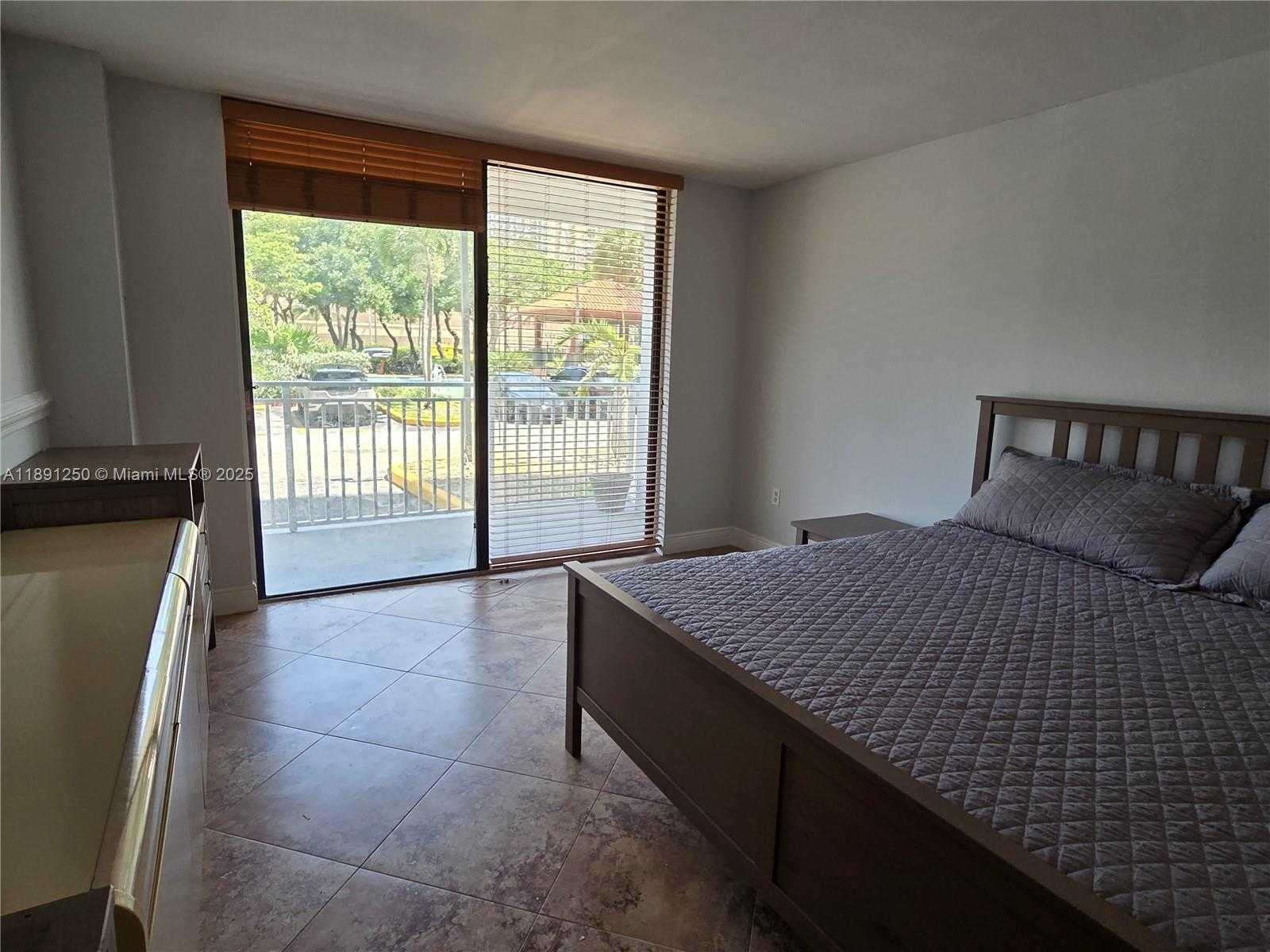 Small Image of 210 174TH ST #L18, Sunny Isles Beach Number 31