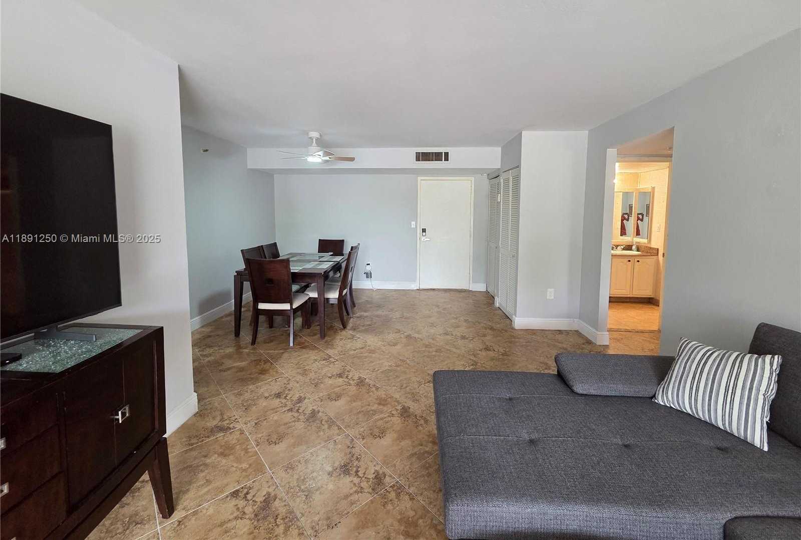 Small Image of 210 174TH ST #L18, Sunny Isles Beach Number 37