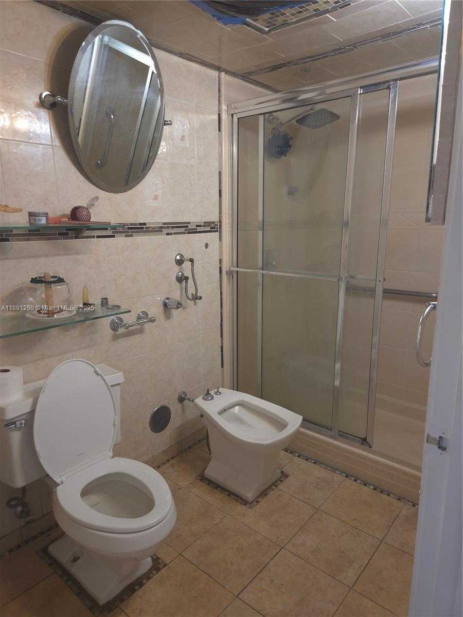 Small Image of 210 174TH ST #L18, Sunny Isles Beach Number 7