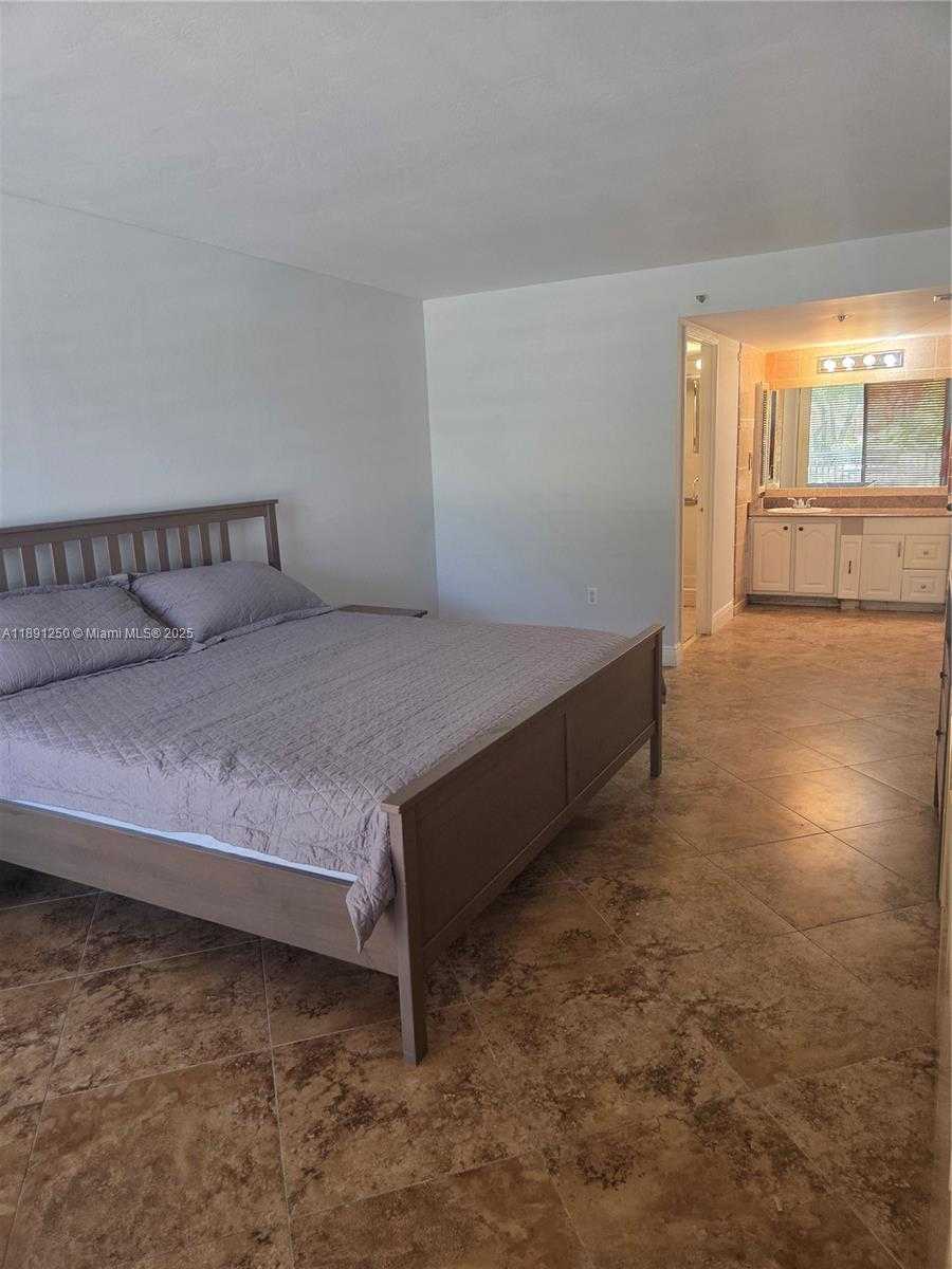 Small Image of 210 174TH ST #L18, Sunny Isles Beach Number 8