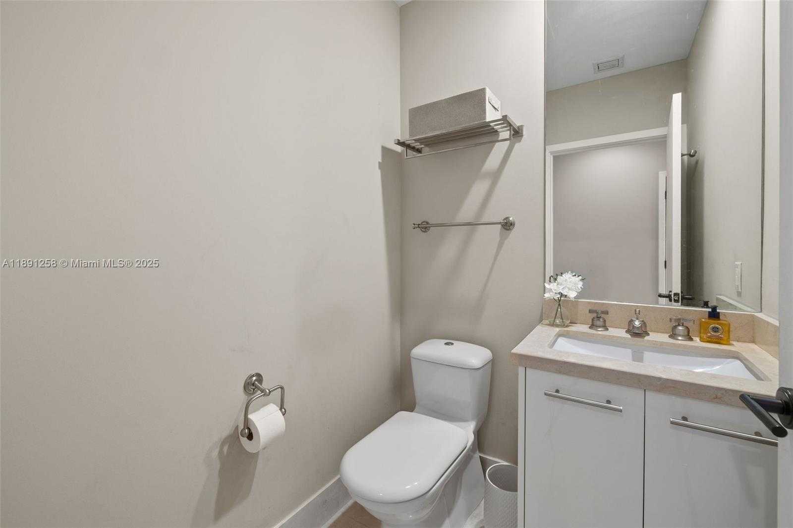 Small Image of 6799 COLLINS AVE #209, Miami Beach Number 15