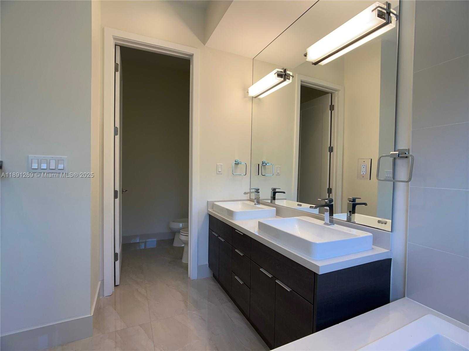 Small Image of 11843 SOUTH WEST 81ST RD #11843, Pinecrest Number 10