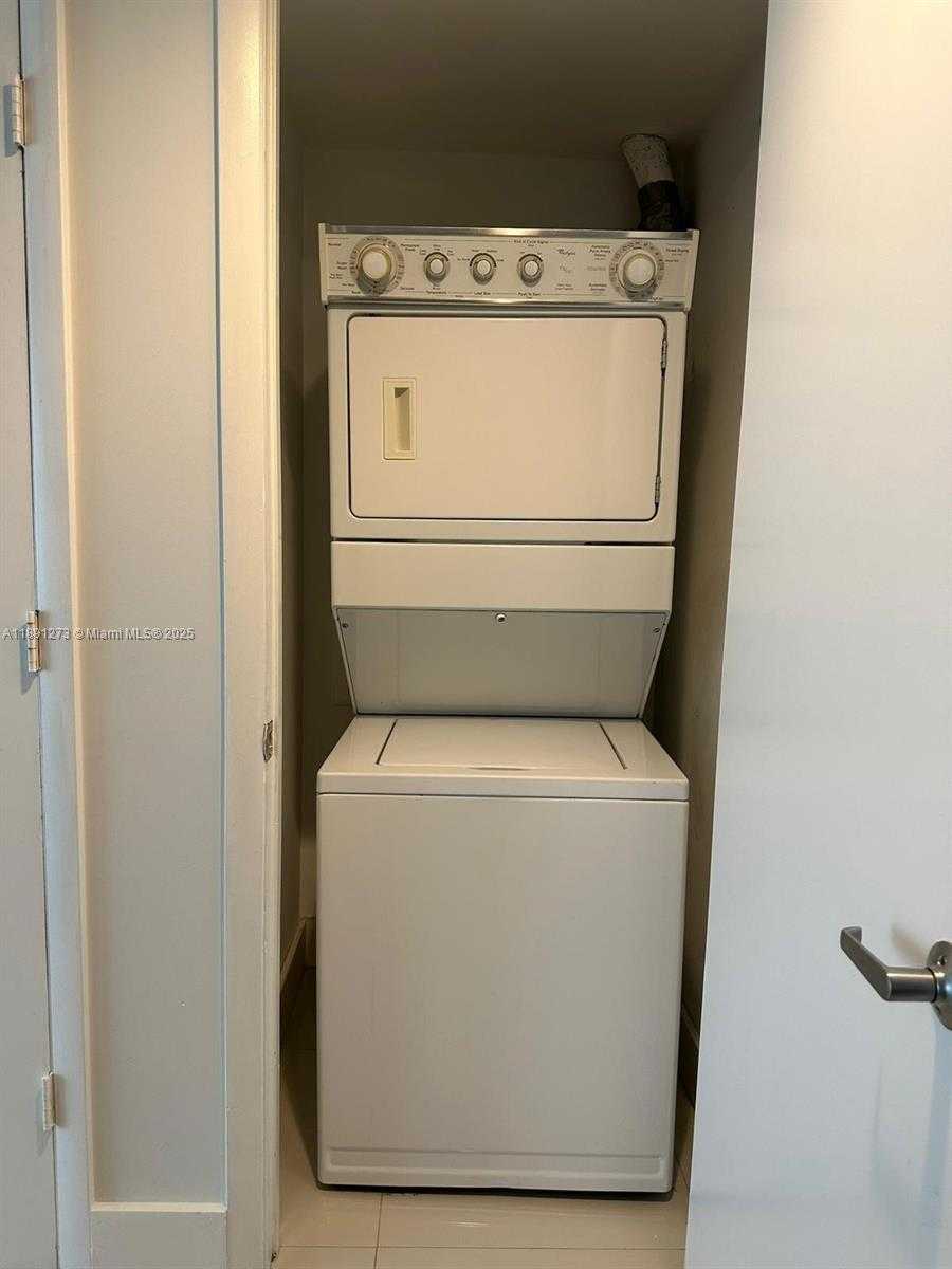 Small Image of 50 BISCAYNE BLVD #5311, Miami Number 21